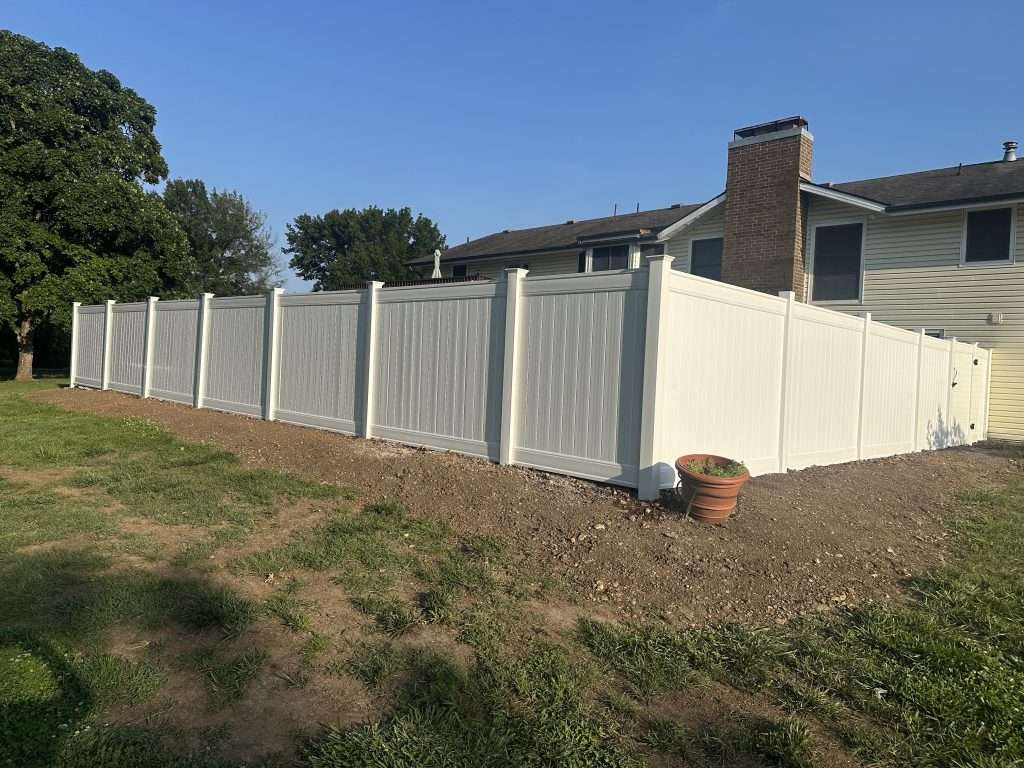 VINYL fence - 6 FT PRIVACY